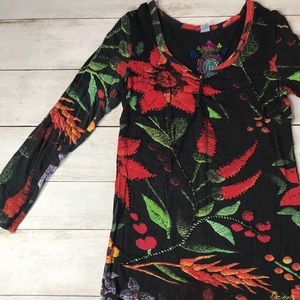 Gorgeous colorful and soft long sleeve top